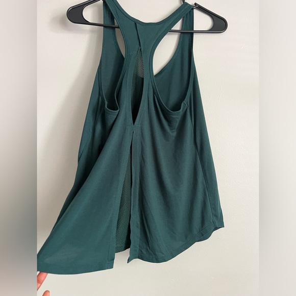 Old Navy Active Tank - Picture 6 of 6